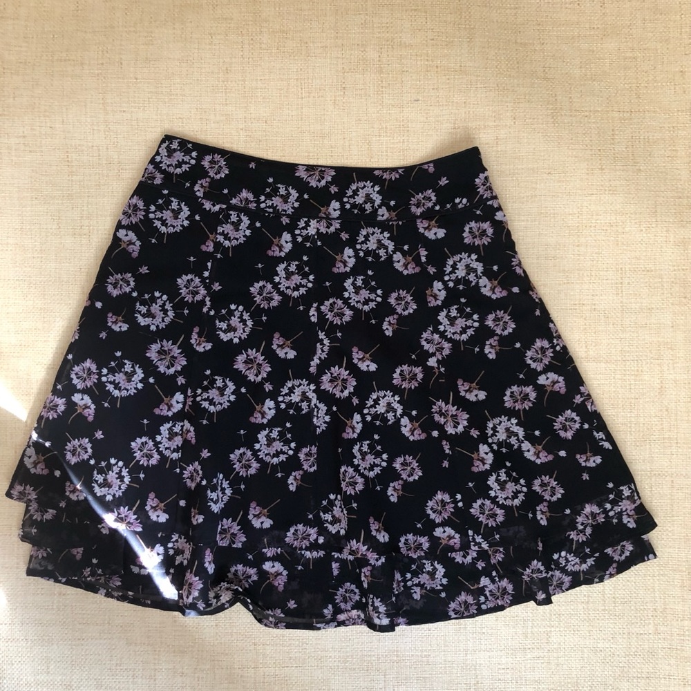 WHBM women’s skirt size 8